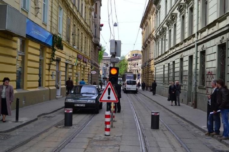 У Львові змінять колір автоперепусток для пішохідної зони центру