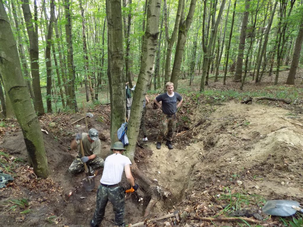 На Львівщині знайдено останки вояків