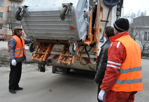 У чотирьох районах Львова ситуація з вивезенням сміття залишається критичною