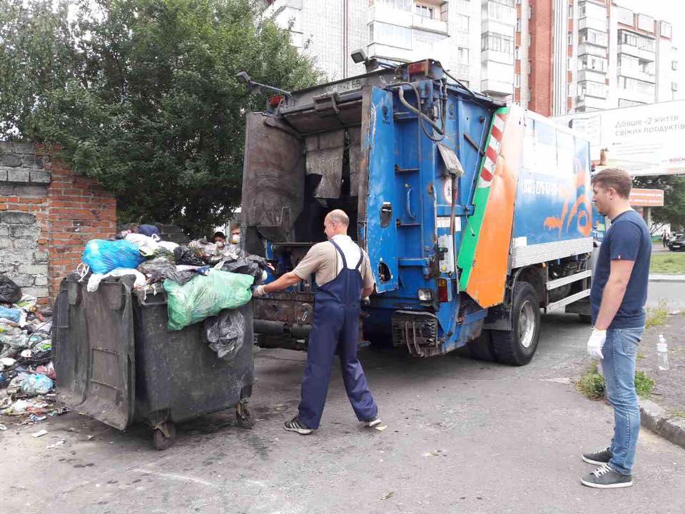 На Львівщині через три місяці почнуть спалювати сміття