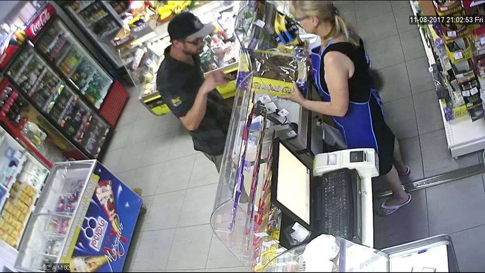 У магазині на Сихові грабіжник зірвав ланцюжок з шиї продавця (фото, відео)