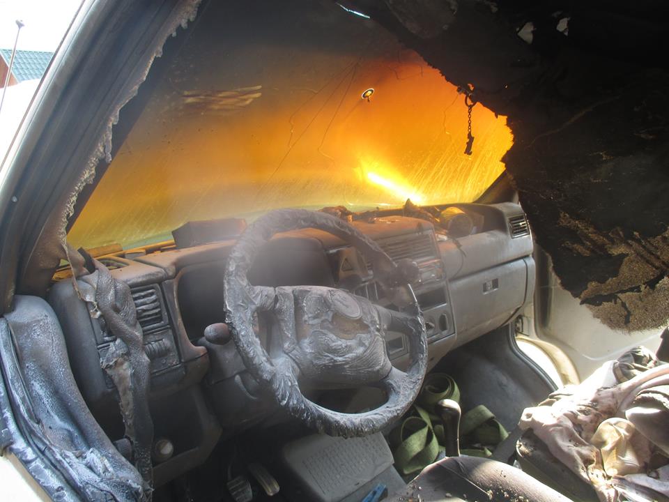 На Львівщині спалахнув автомобіль з водієм (фото)