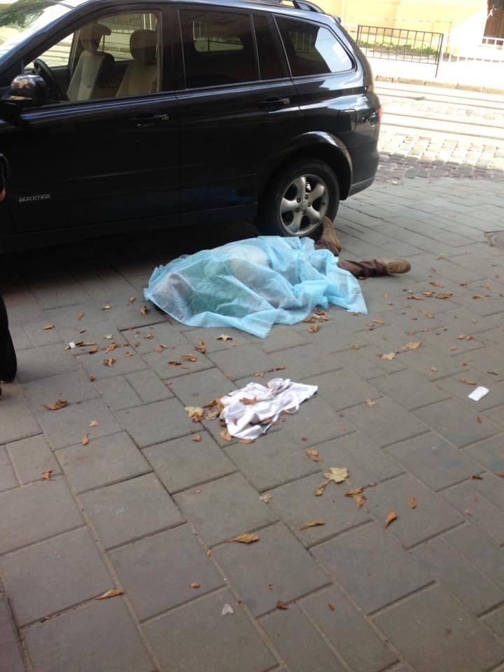 У Львові на перехресті помер чоловік
