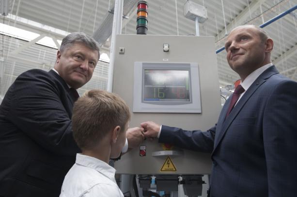 Президент відкрив нові потужності заводу на Львівщині
