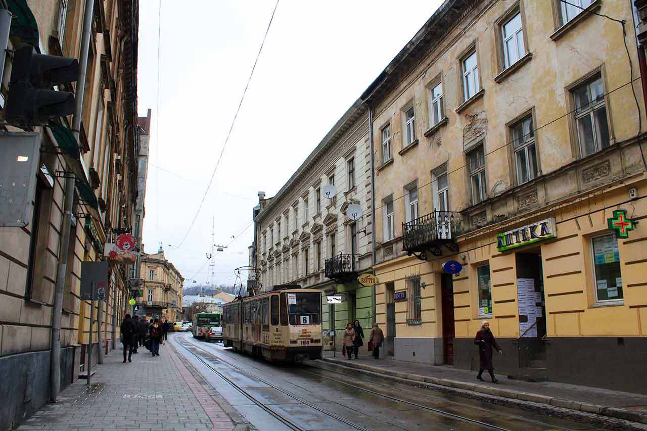 На вулиці Франка трамваї почали їздити швидше