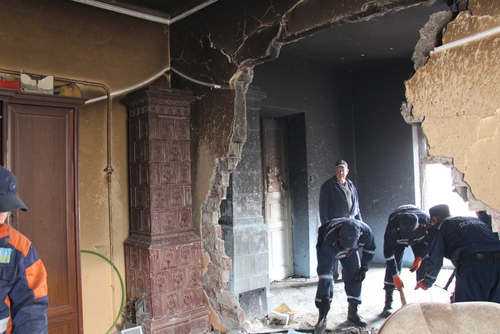 На Львовщине от взрыва газа пострадала квартира атовця (фото)