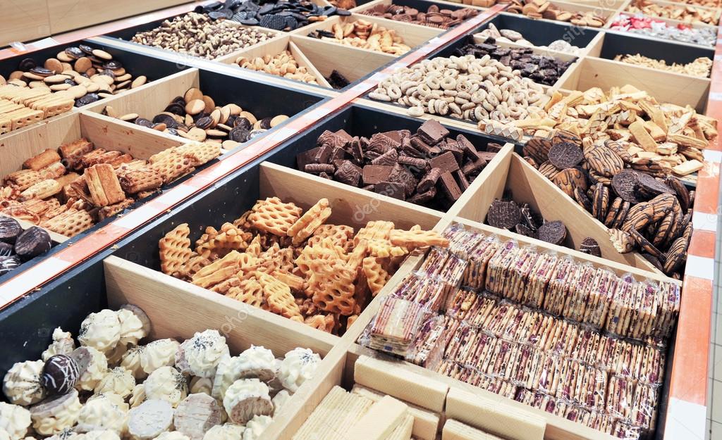 В магазине Львова мужчина не удержался и украл печенья на 200 гривен
