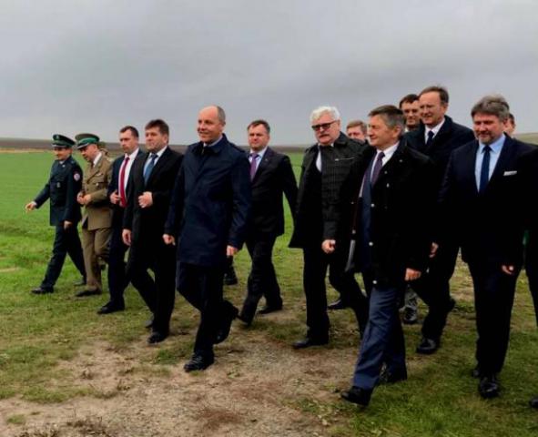 На границе с Польшей откроют новые контрольно-пропускные пункты