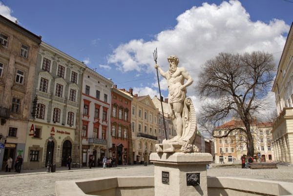 У Львові вимкнули фонтани