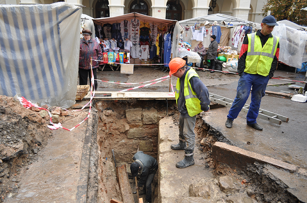 Под "Вернисажем" во Львове археологи сделали уникальную находку