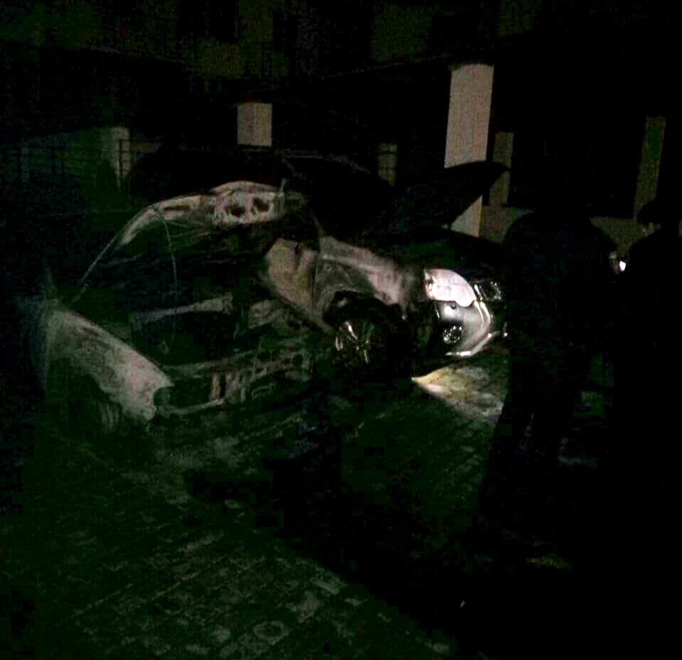 Во Львове ночью сгорел автомобиль (фото)