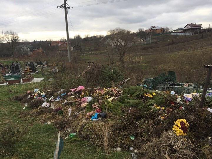 На Львовщине возмущены состоянием местного кладбища (фото)