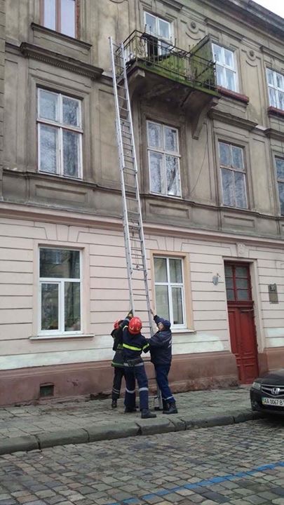 В квартире жилого дома Львова обнаружен труп