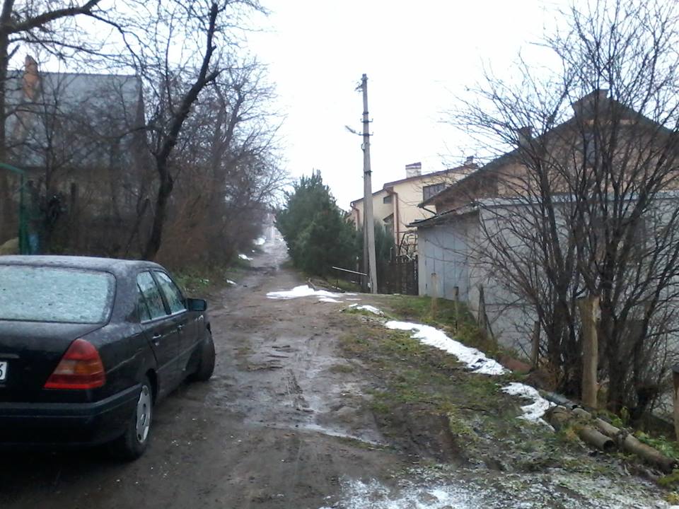 В Лычаковском районе произошел сдвиг грунта