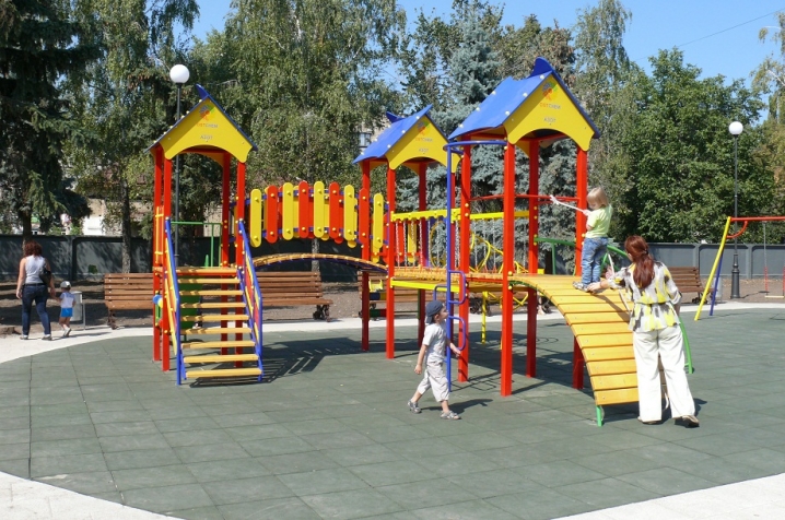 Во Львове отремонтируют детские площадки