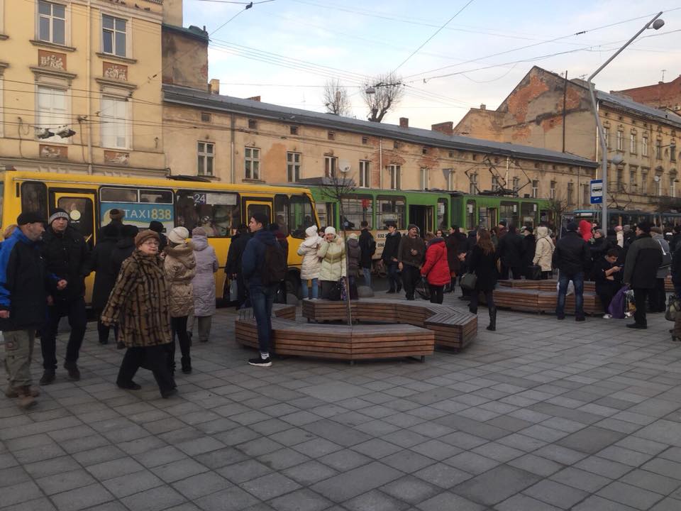 На Личаківській поламався трамвай (фото)