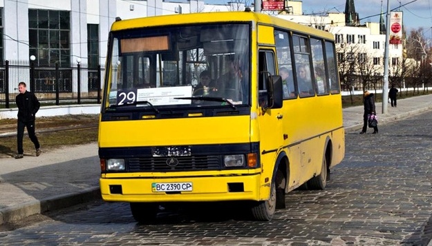 Львів'яни просять нічну маршрутку у Винники