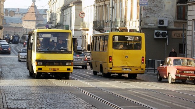 Водія маршрутки у Львові покарають за сутичку із пенсіонеркою