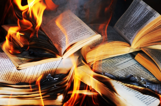На Львівщині згоріли 10000 книг