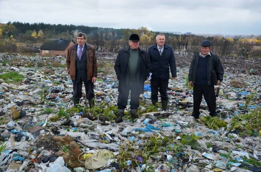 На Дрогобиччині рекультивують сміттєзвалище