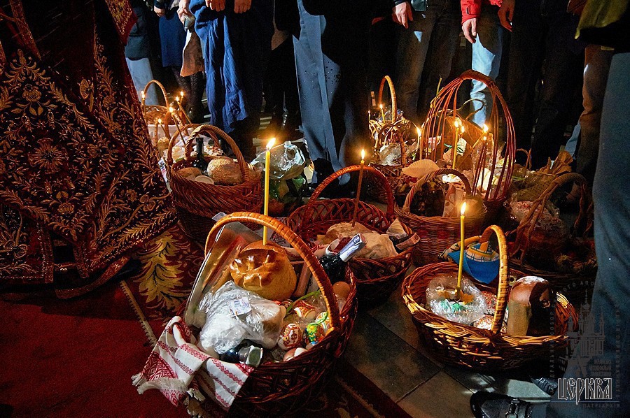 Де освятити великодній кошик (розклад богослужінь та освячень)