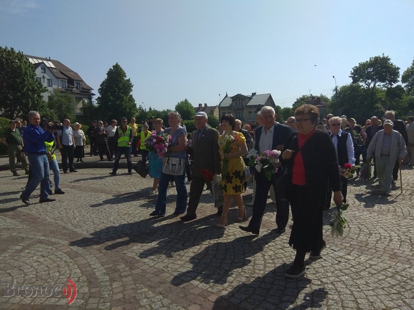 Як у Львові святкують 9 Травня (фото)