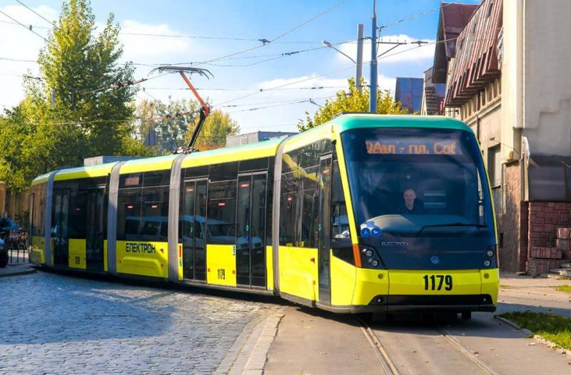 Некоторые трамваи во Львове временно изменят движение