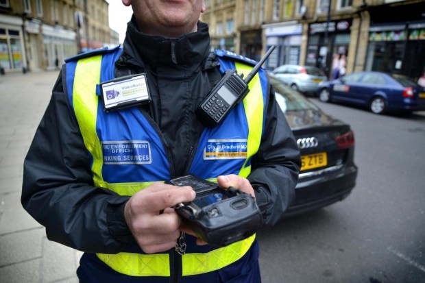 С октября на улицах Львова будут работать инспекторы по парковке авто