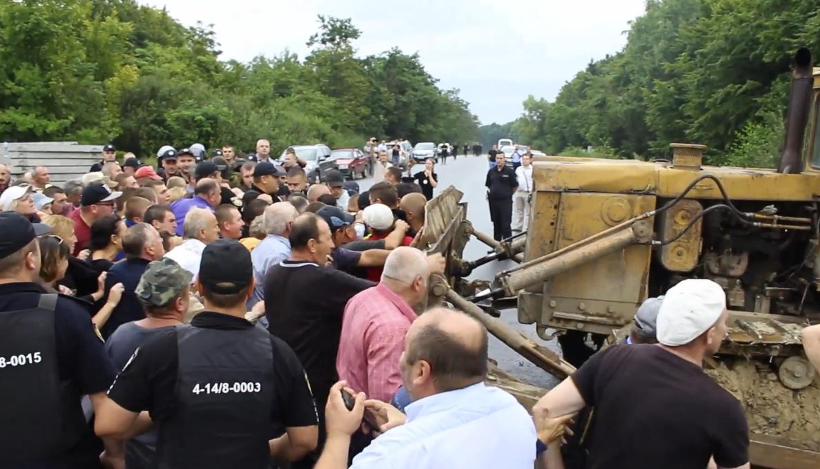 Суд визнав незаконним рішення Броницької сільради про блокаду сміттєвого полігону