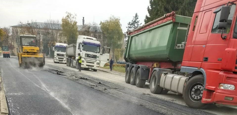 В Радехове ремонтируют трассу Броды-Червоноград