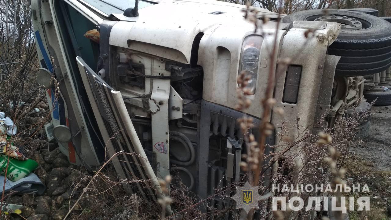 У Бродівському районі дві вантажівки потрапили у ДТП