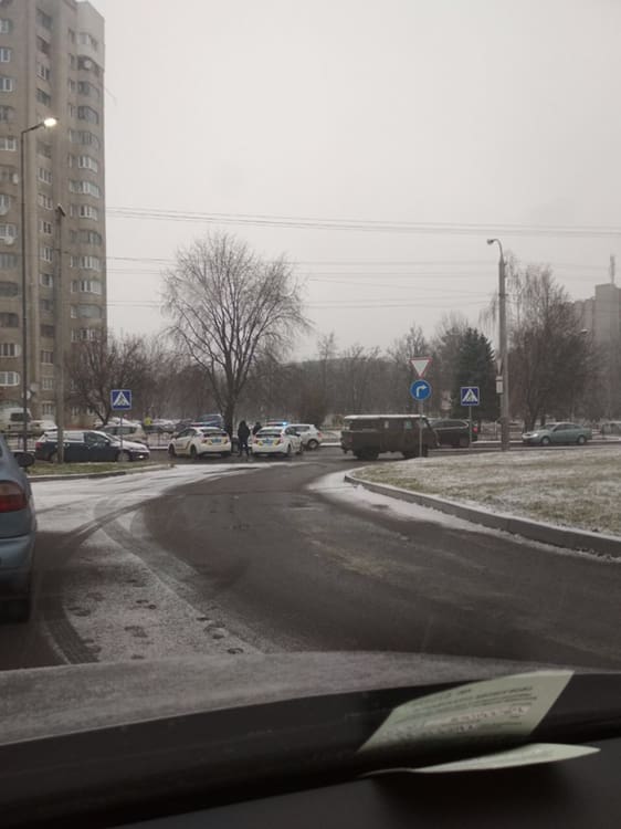 Во Львове полицейское авто попало в ДТП