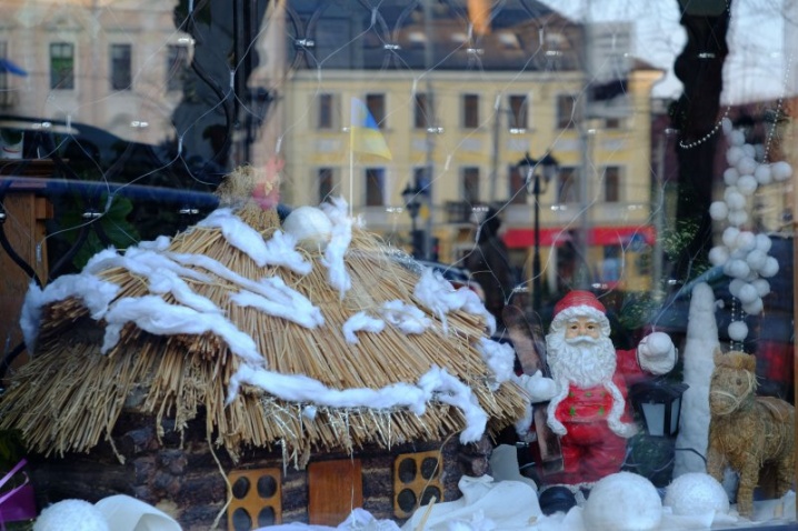 Во Львове объявили конкурс на лучший рождественский балкон