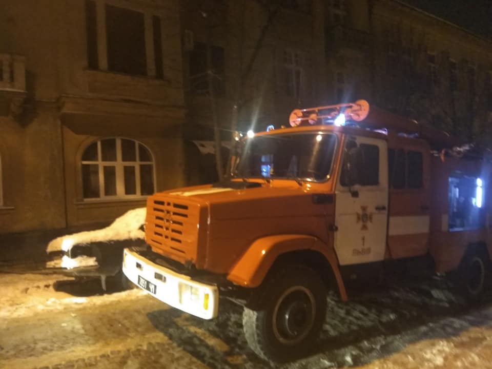 У Львові в багатоповерхівці сталася пожежа