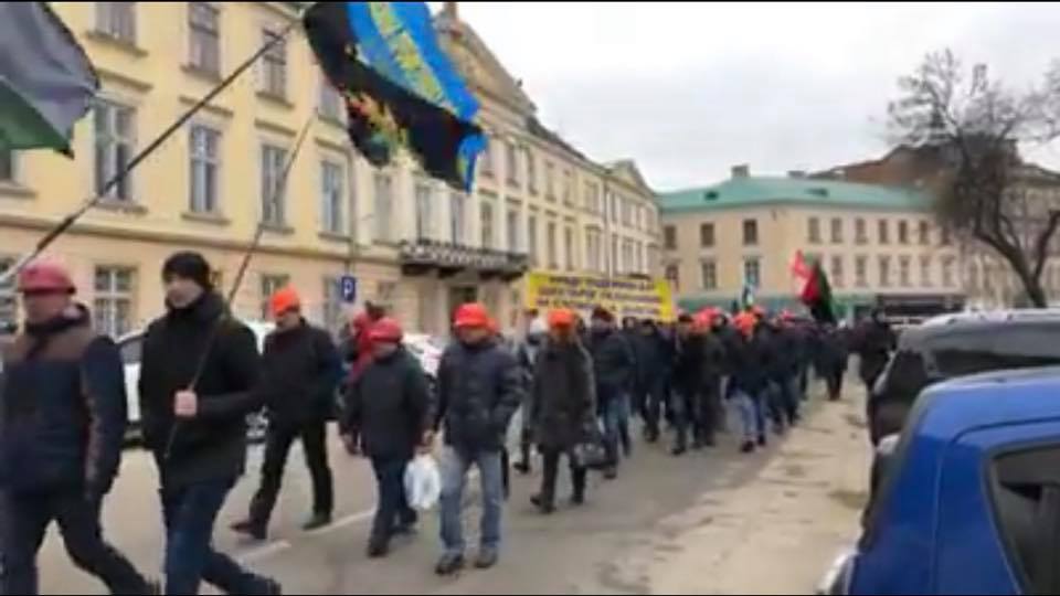 Во Львове проходит шествие шахтеров