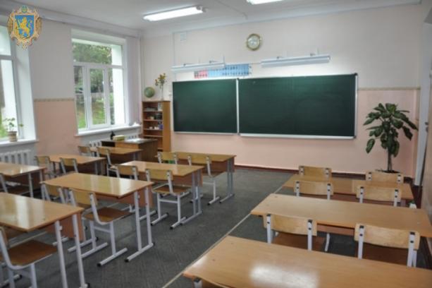 На Львовщине приостановили обучение 231 школа