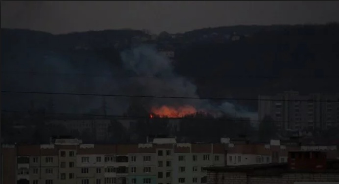 У Львові хулігани підпалили парк