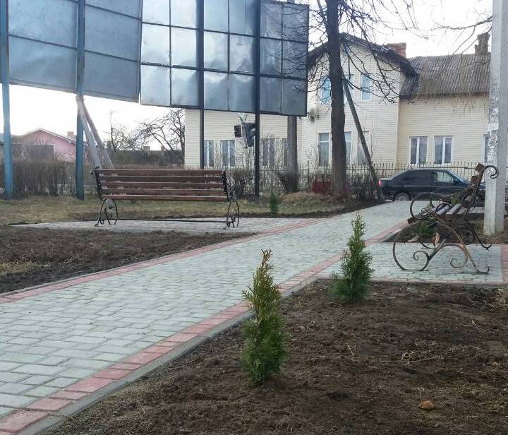 В Бориславе реконструировали сквер