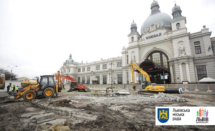 Во Львове перенесли дату закрытия автостанции на площади Дворцовой