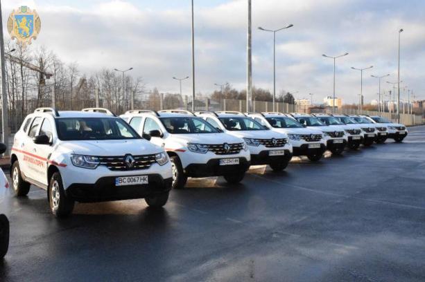 Cімейні лікарі на Львівщині отримали автомобілі
