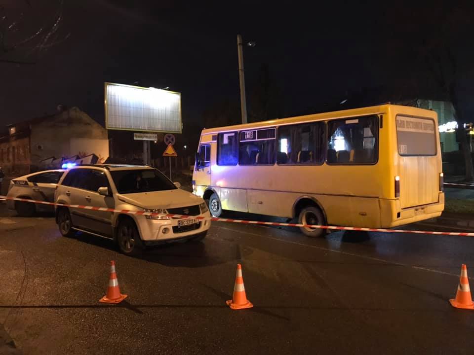 У Львові жінка потрапила під колеса автобуса (оновлено)