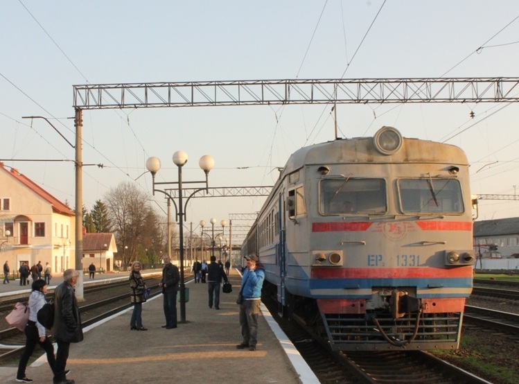 Поїзди до Солотвино та Сянки тимчасово змінили графік руху