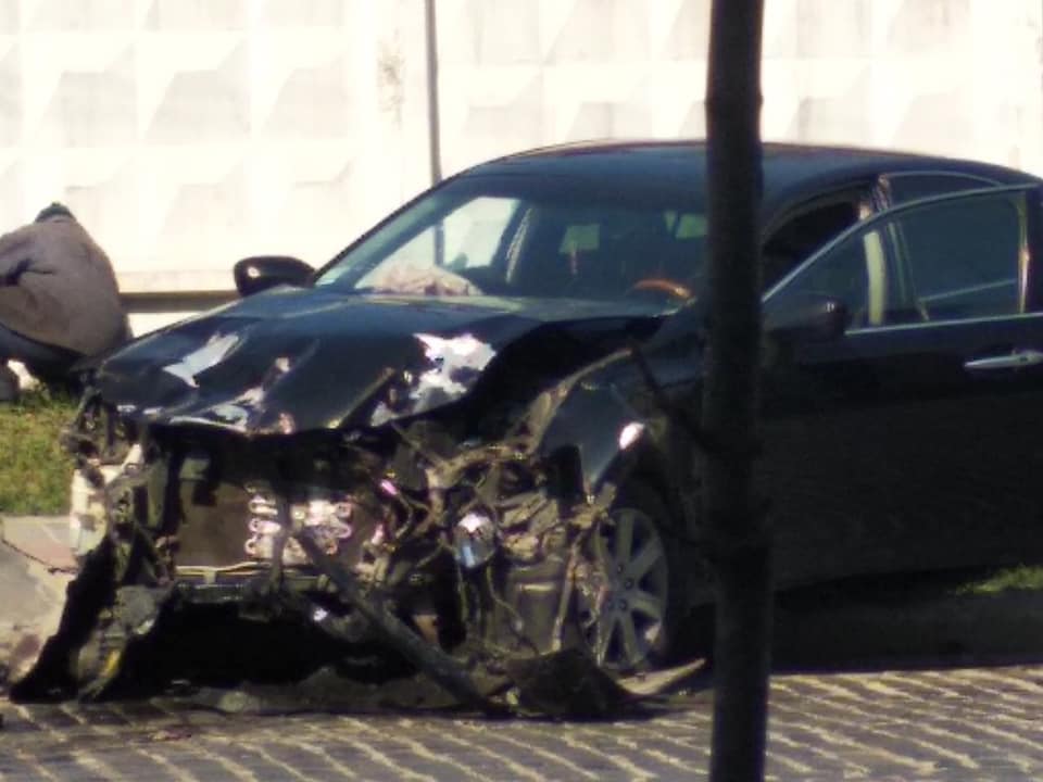 Во Львове Lexus столкнулся с трактором (фото)