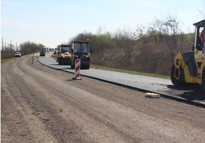 Как ремонтируют дорогу Львов - Шегини (фото)