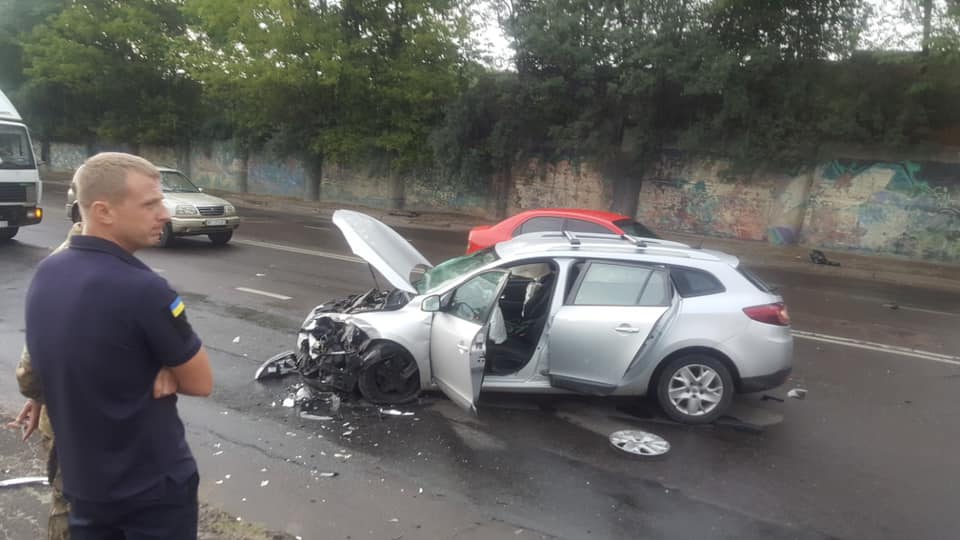 У Львові автомобіль з пожежниками потрапив у ДТП