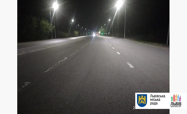 Во Львове обновили освещение на въездах в город