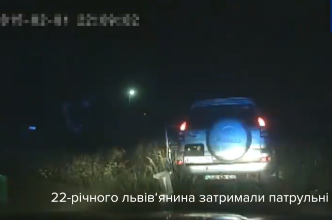 Львівські патрульні ганялися за втікачем (відео)