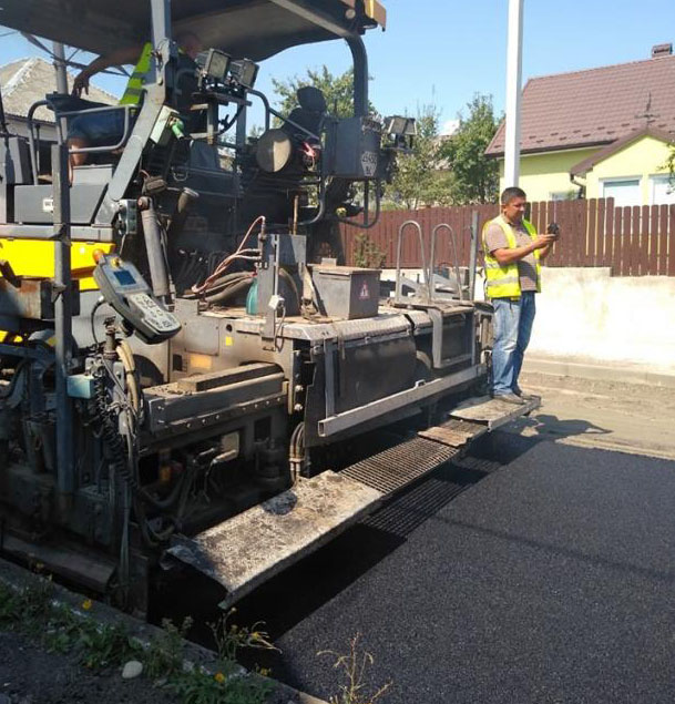 В Николаевском районе ремонтируют дорогу