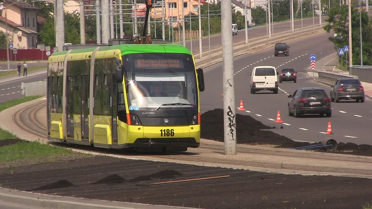 Во Львове просят продлить время следования трамвая №8