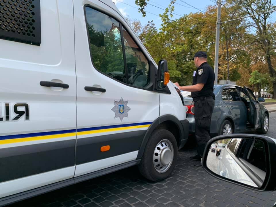 Во Львове полицейский автомобиль попал в ДТП